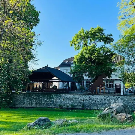 Gæstehus A Restaurace Belecky Mlyn 3*