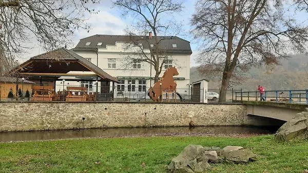 A Restaurace Belecky Mlyn Pensión 3*